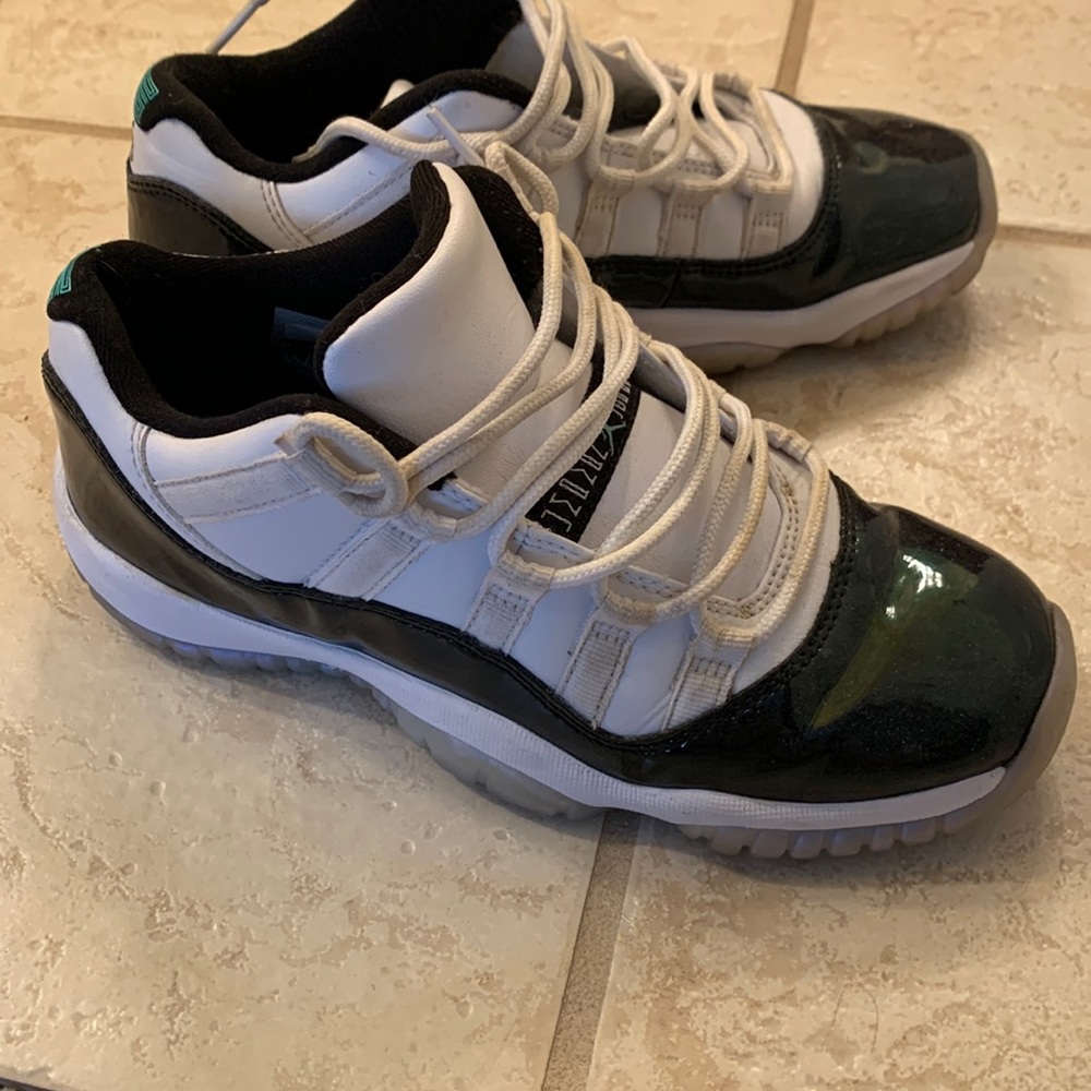 Jordan 11’s low top size 5.5y